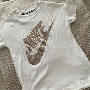 Nike crew shirt